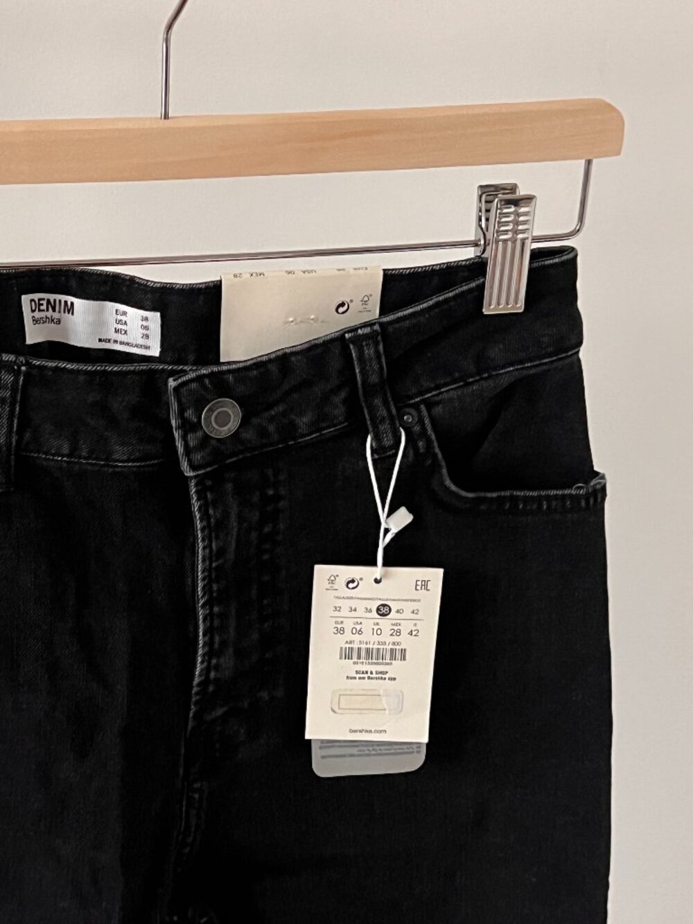 Bershka Black Ankle & Cropped Jeans - Picture 4 of 6